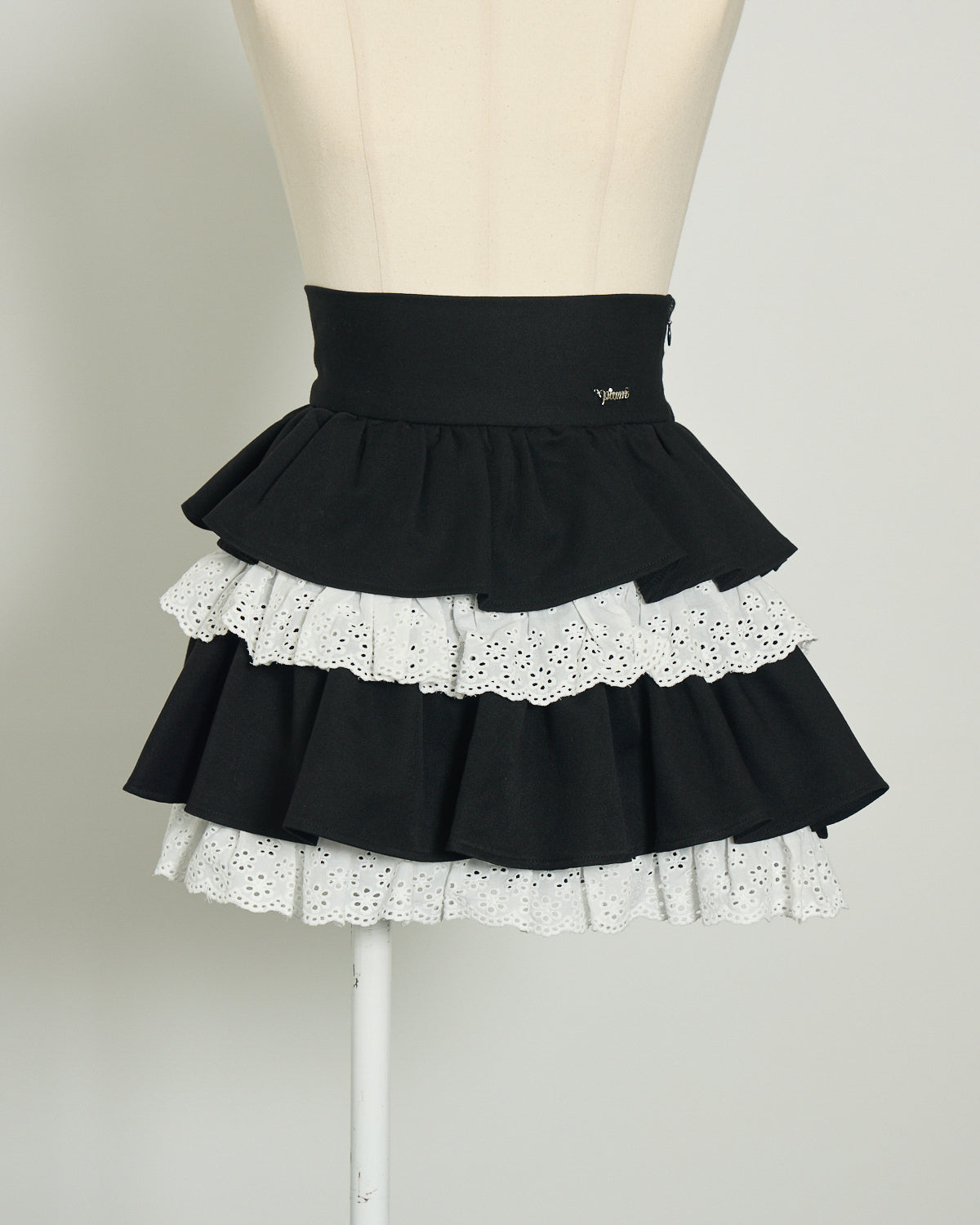 カラー：ブラック×ホワイト