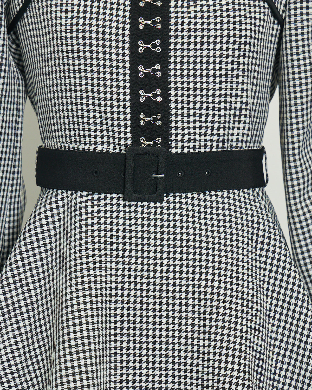 フロントホックパイピングケープセットアップ