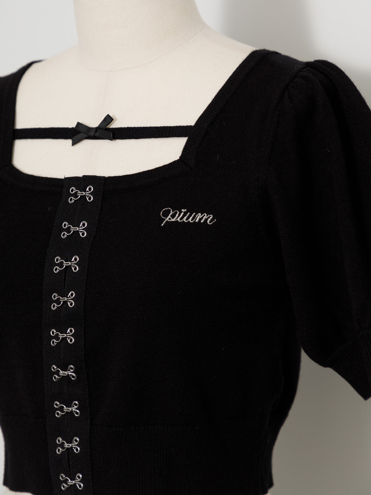 フロントホックリボンテープニット