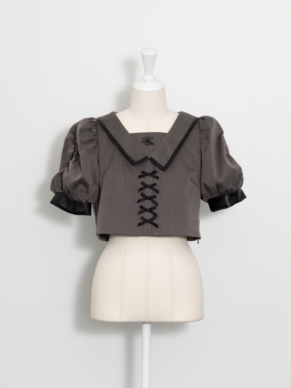 カラー:チャコール