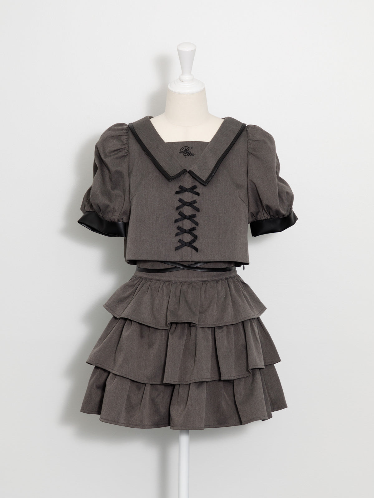 カラー:チャコール