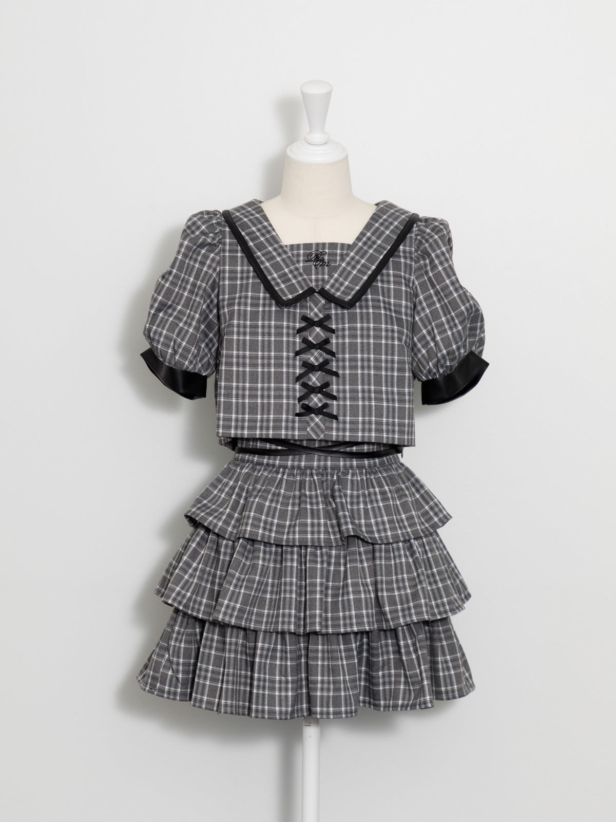 カラー:グレーチェック