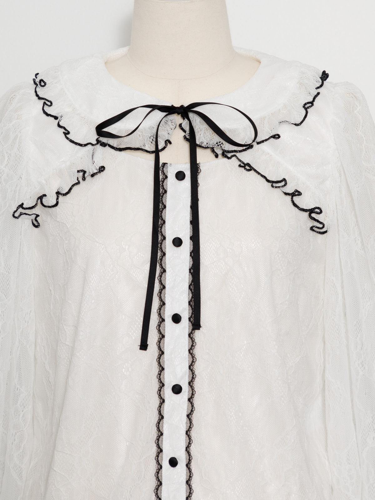 フリルカラーレースケープブラウス