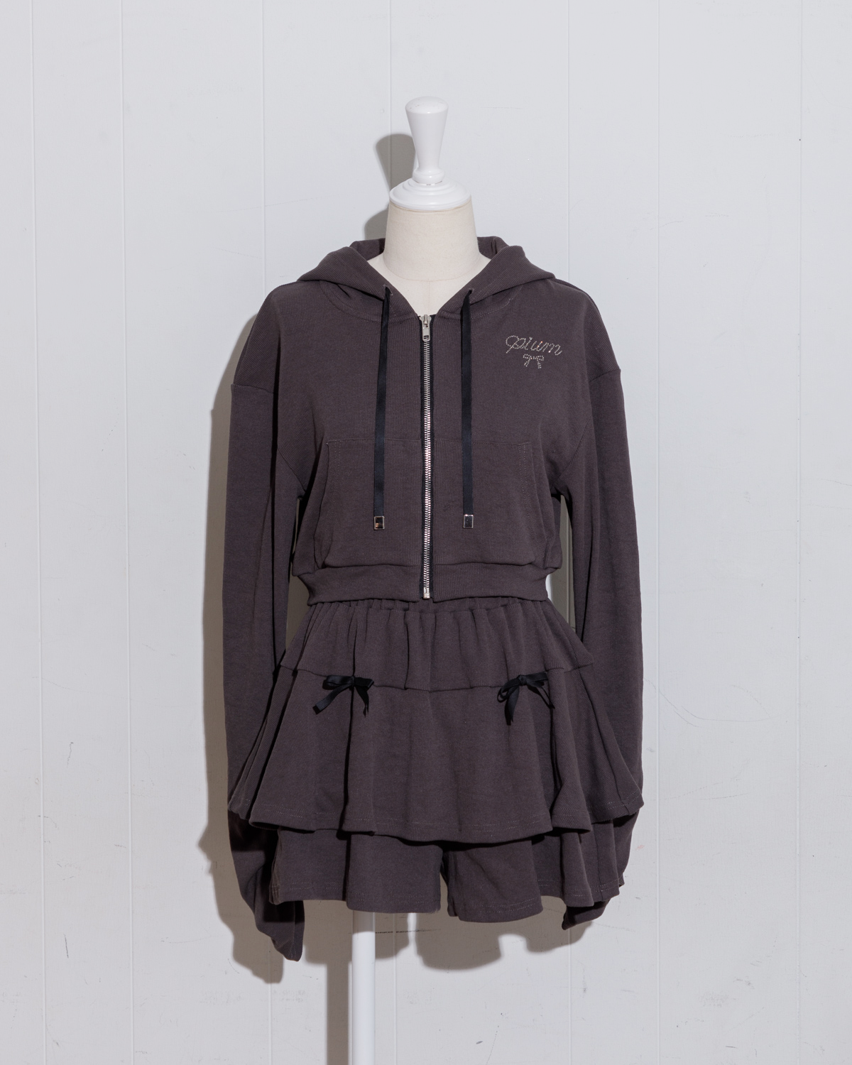 カラー:チャコール