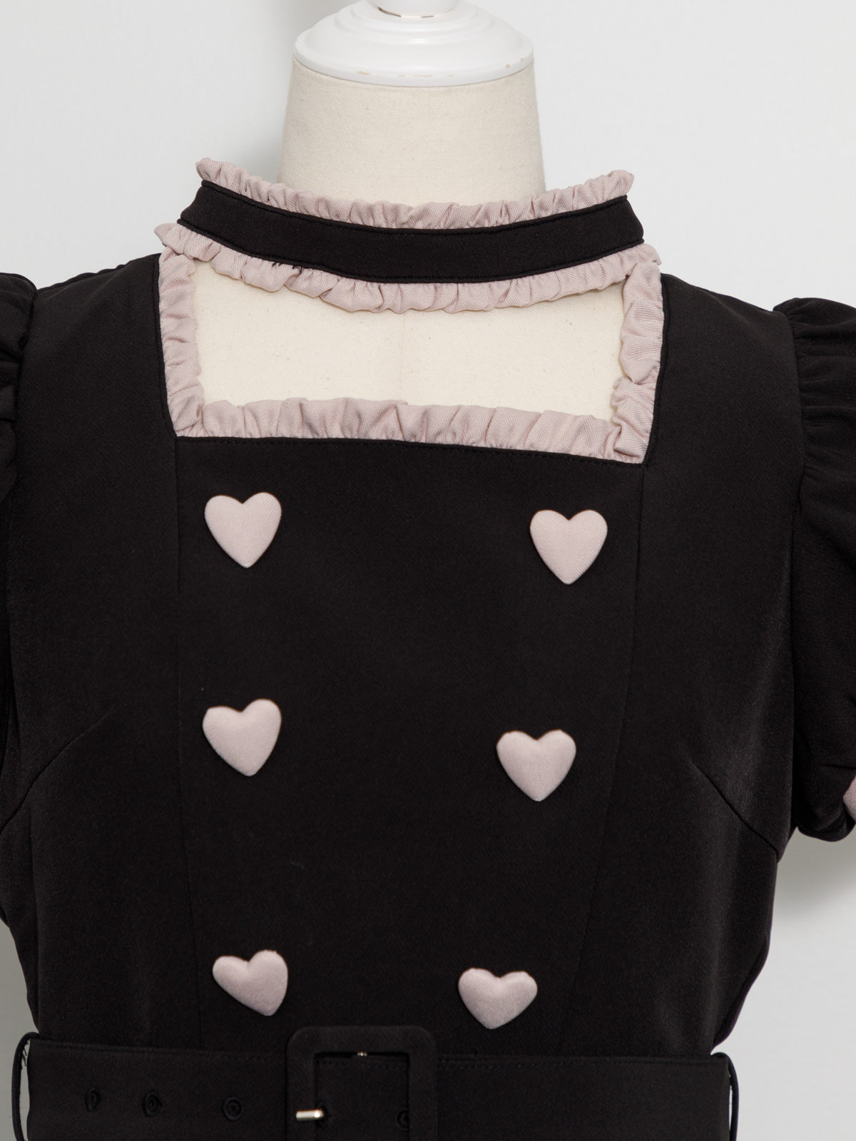 チョーカーフリルハートボタンセットアップ