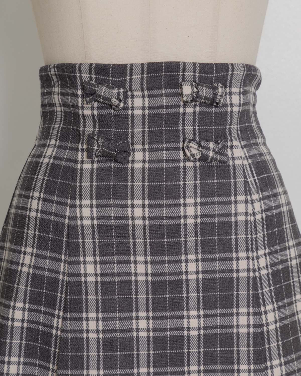 フロントリボンタックフレアチェックスカート