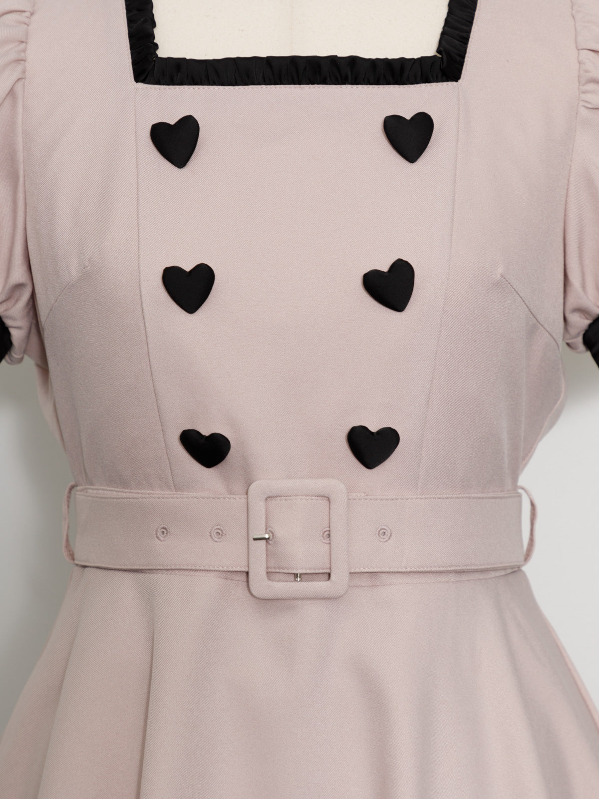 チョーカーフリルハートボタンセットアップ