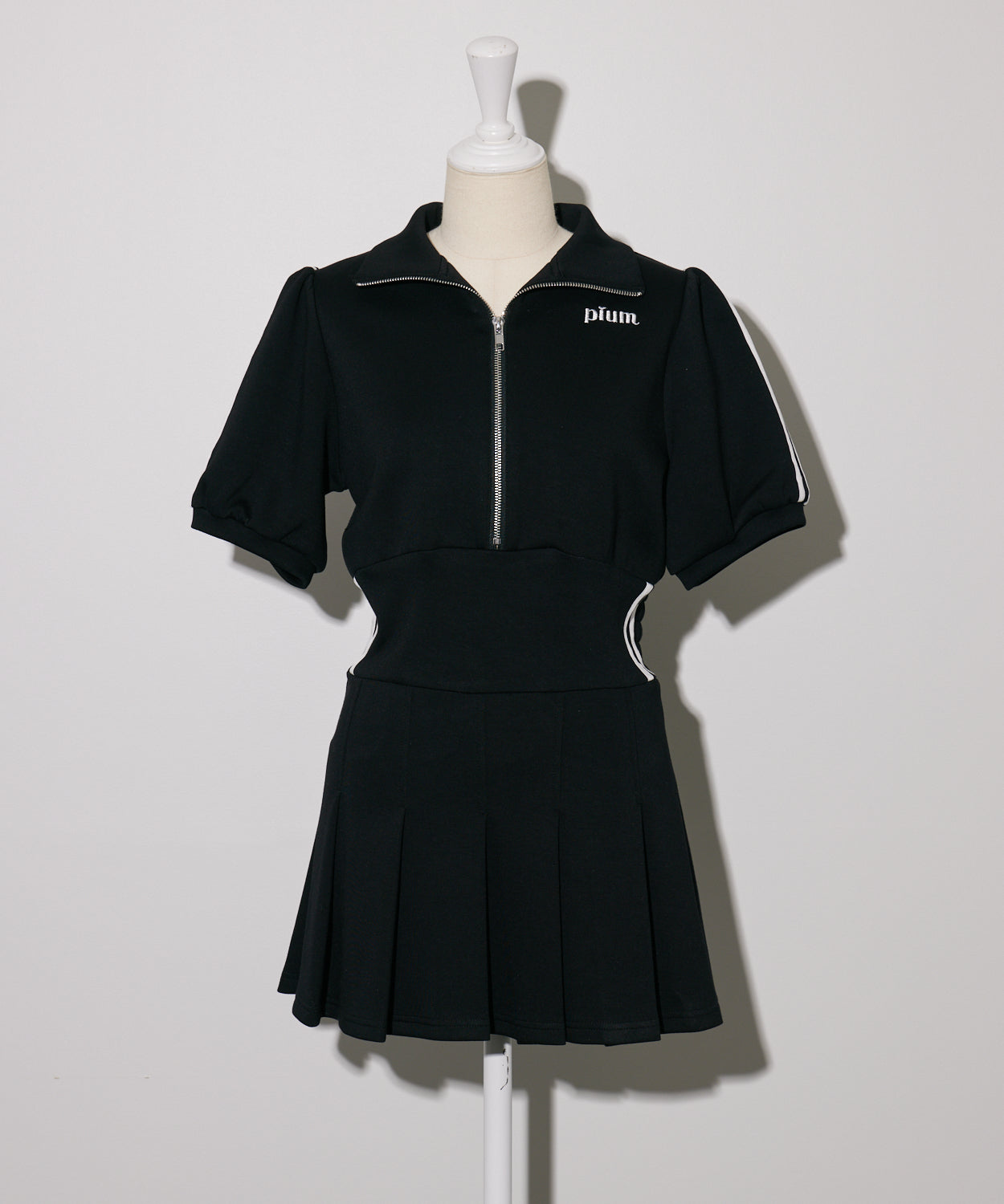 カラー:ブラック