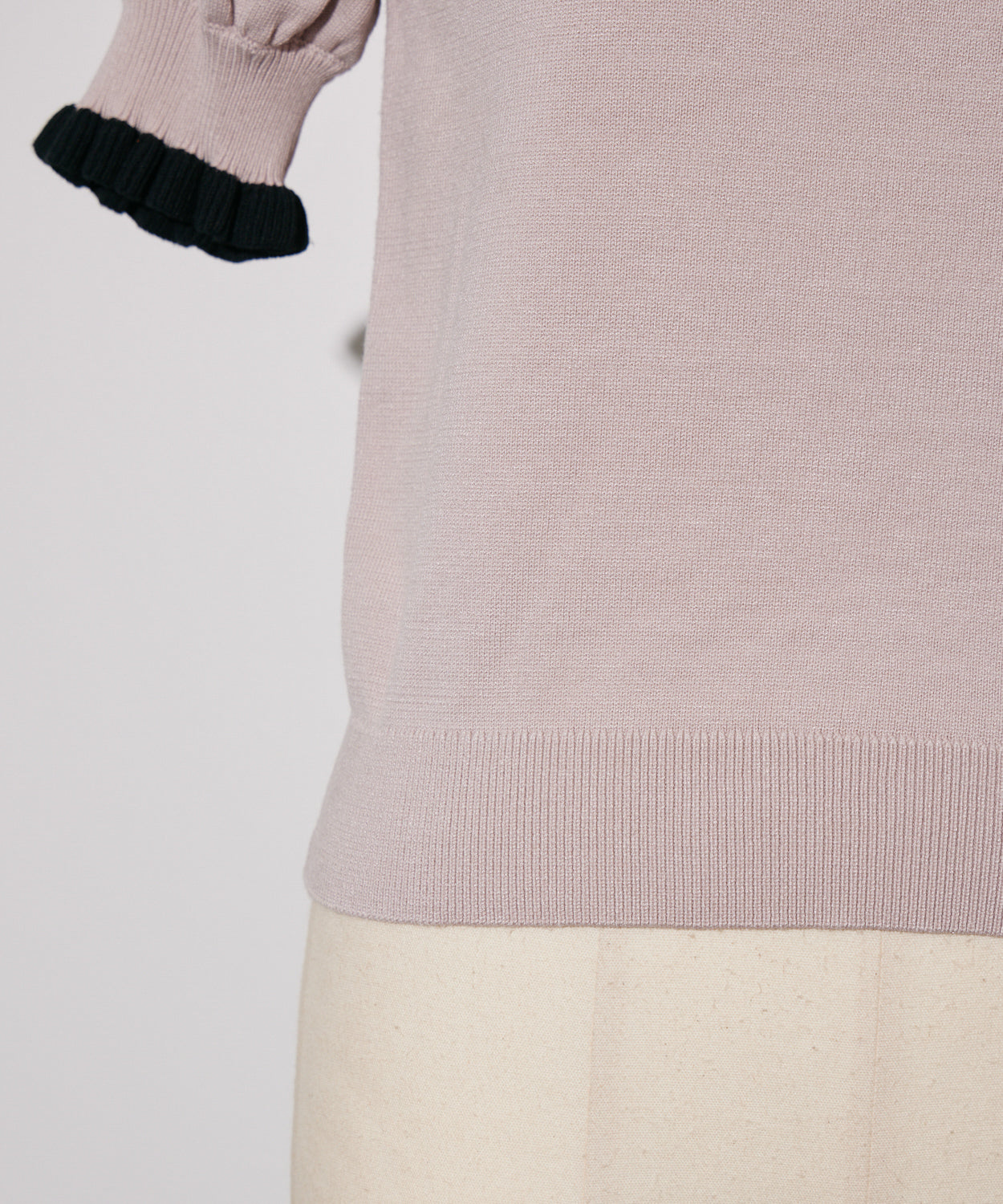 フリルカラーカットアウトニット