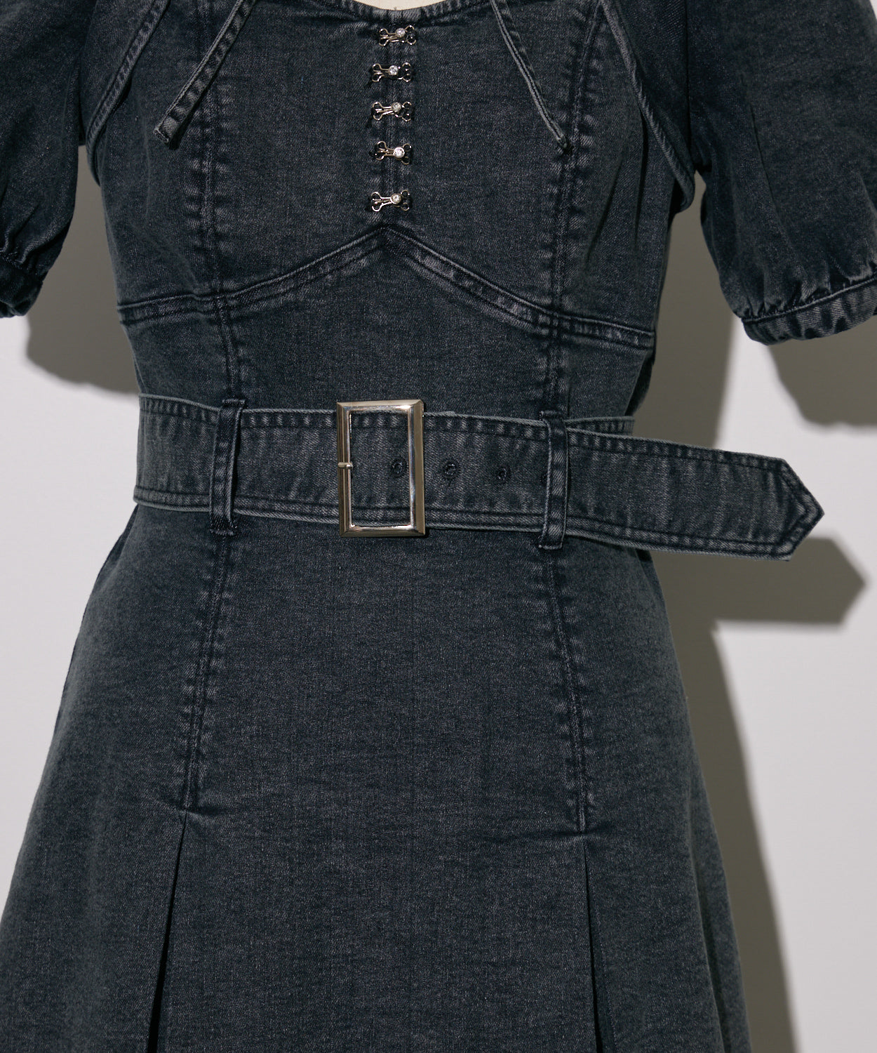 プリーツベルトデニムミニワンピース