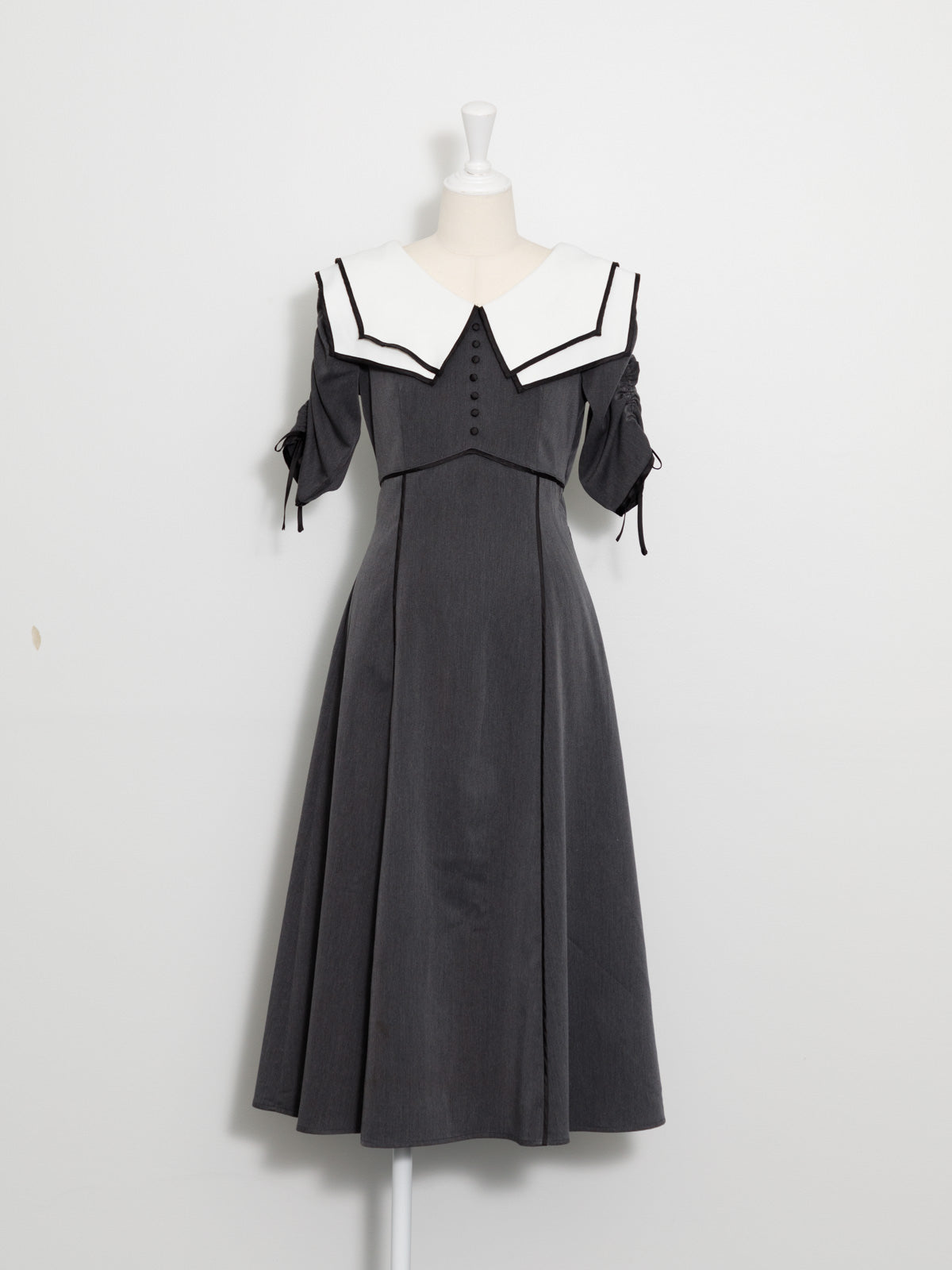 カラー:チャコール