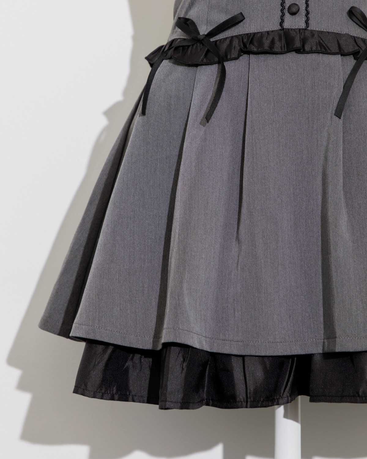 コルセットフリルタックフレアスカート