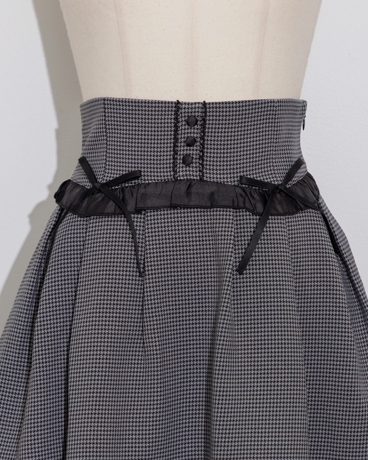 コルセットフリルタックフレアスカート