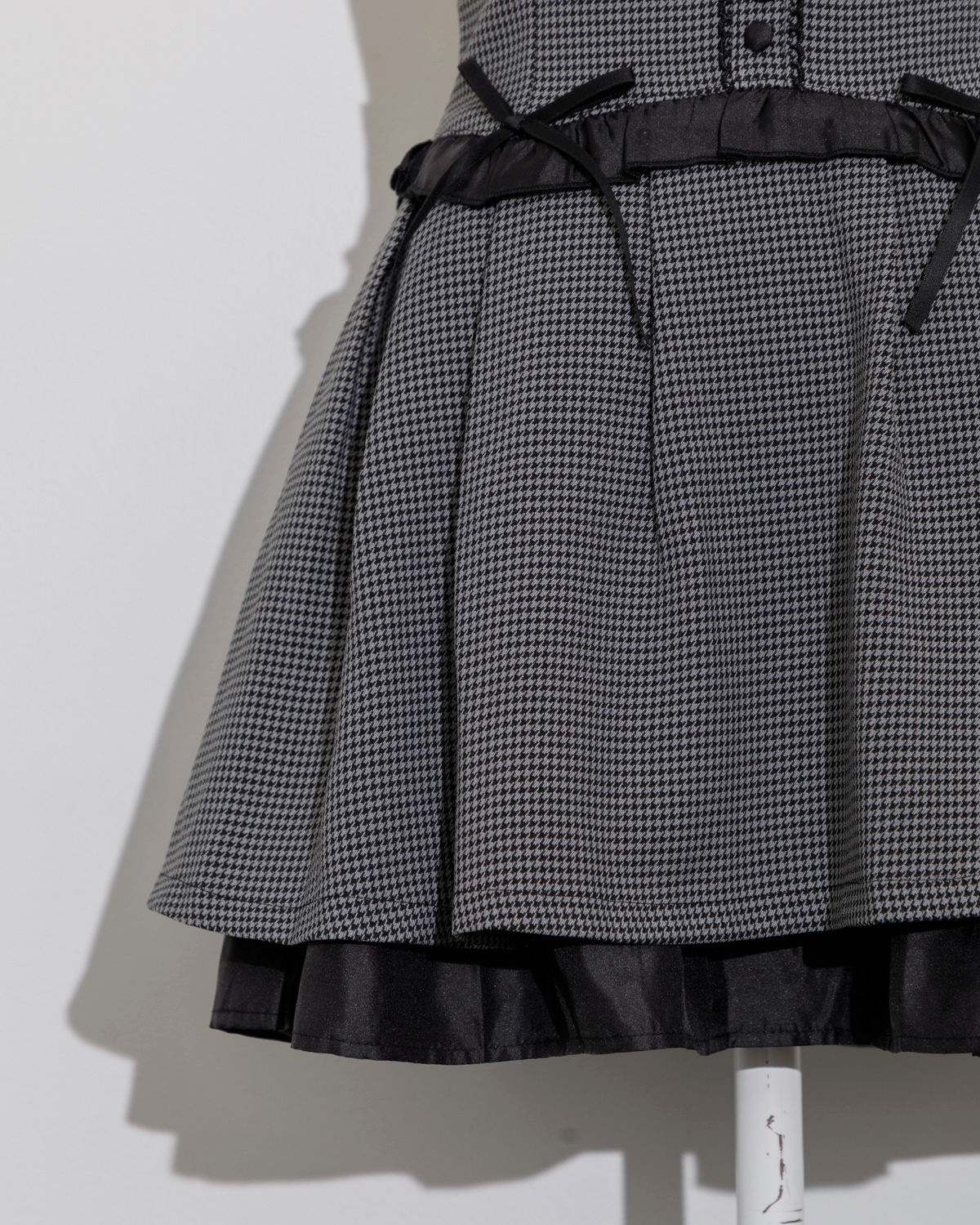 コルセットフリルタックフレアスカート