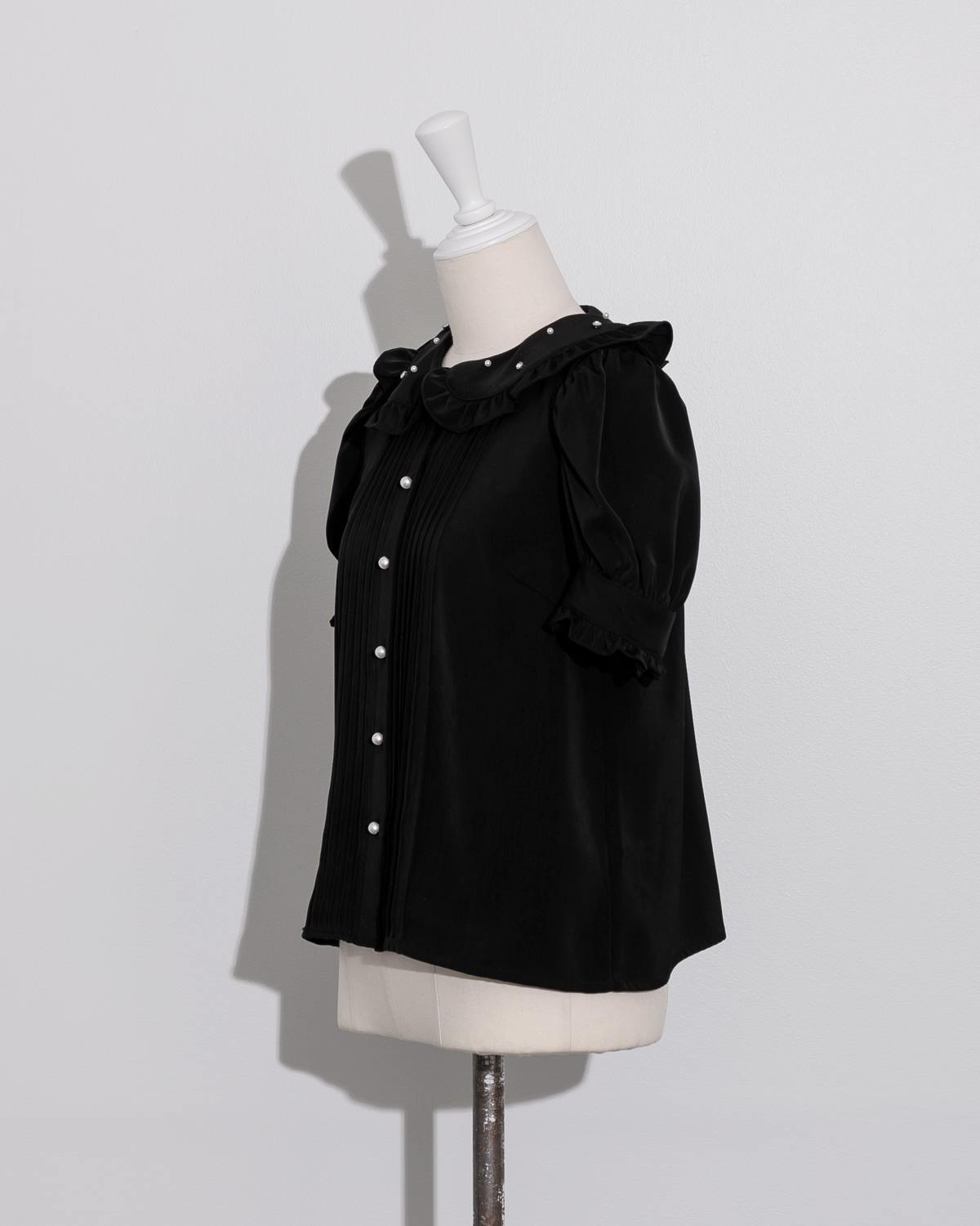 ビジューカラーパフスリーブブラウス