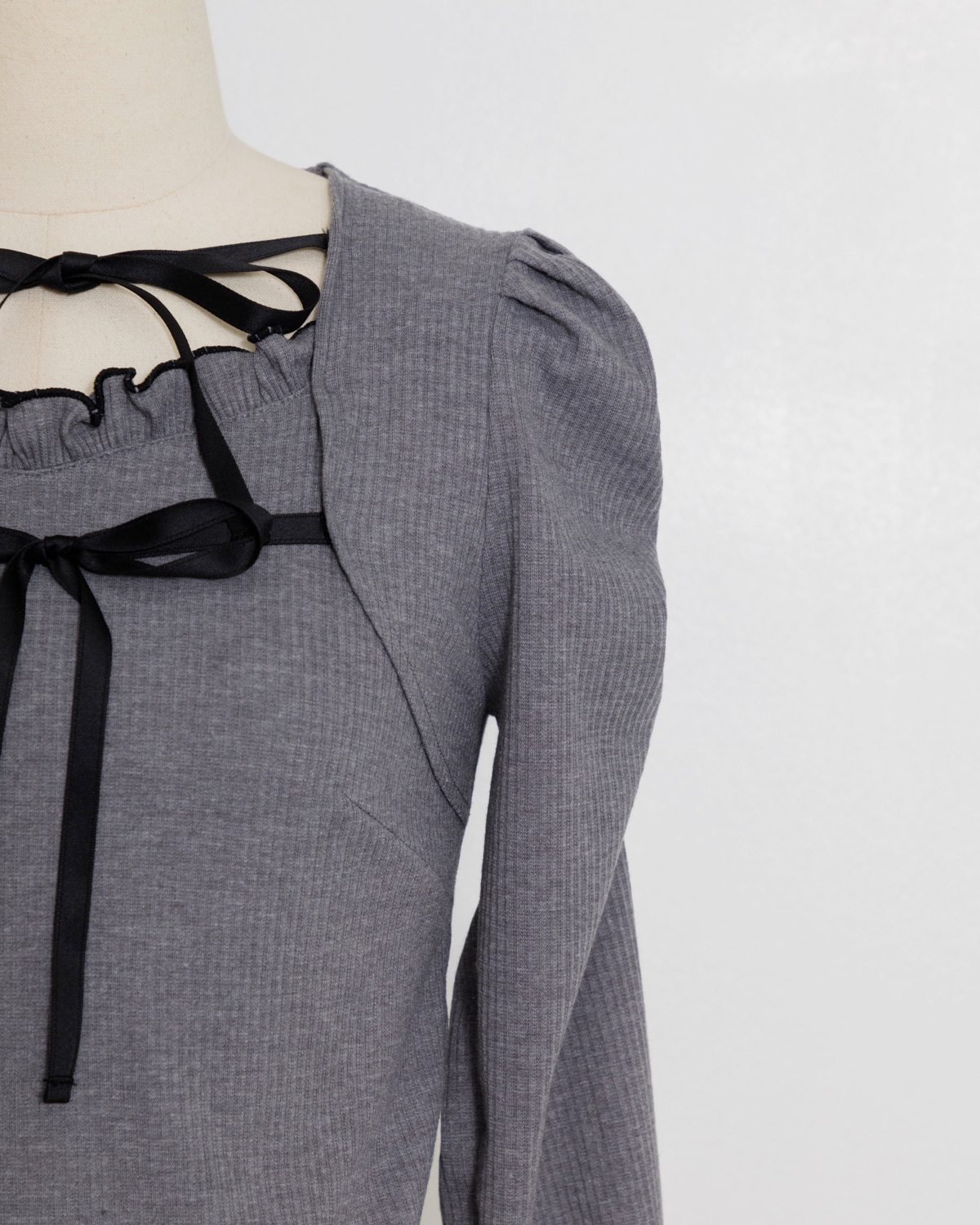 ダブルリボンメローフリルカットソー