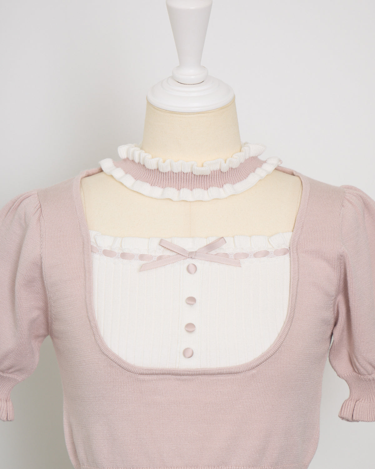 チョーカーフリルヨーク切替ニット