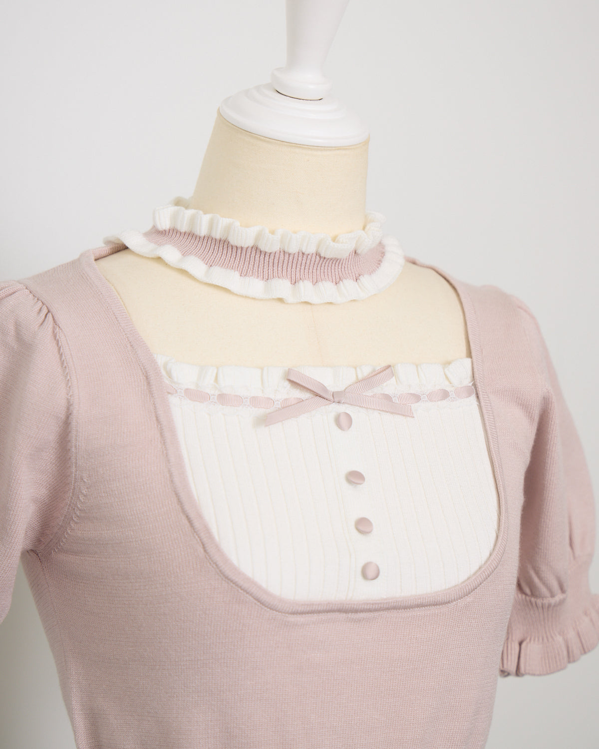 チョーカーフリルヨーク切替ニット