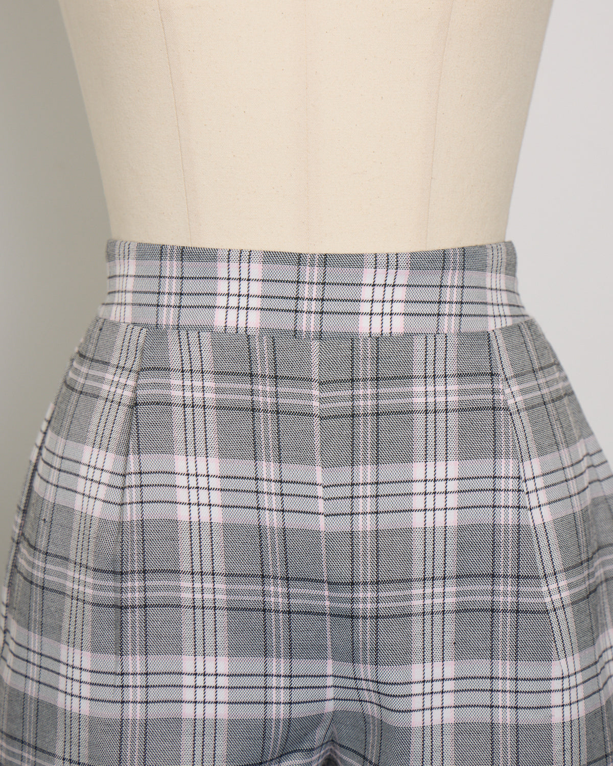 ネクタイ付きプリーツ半袖セットアップ