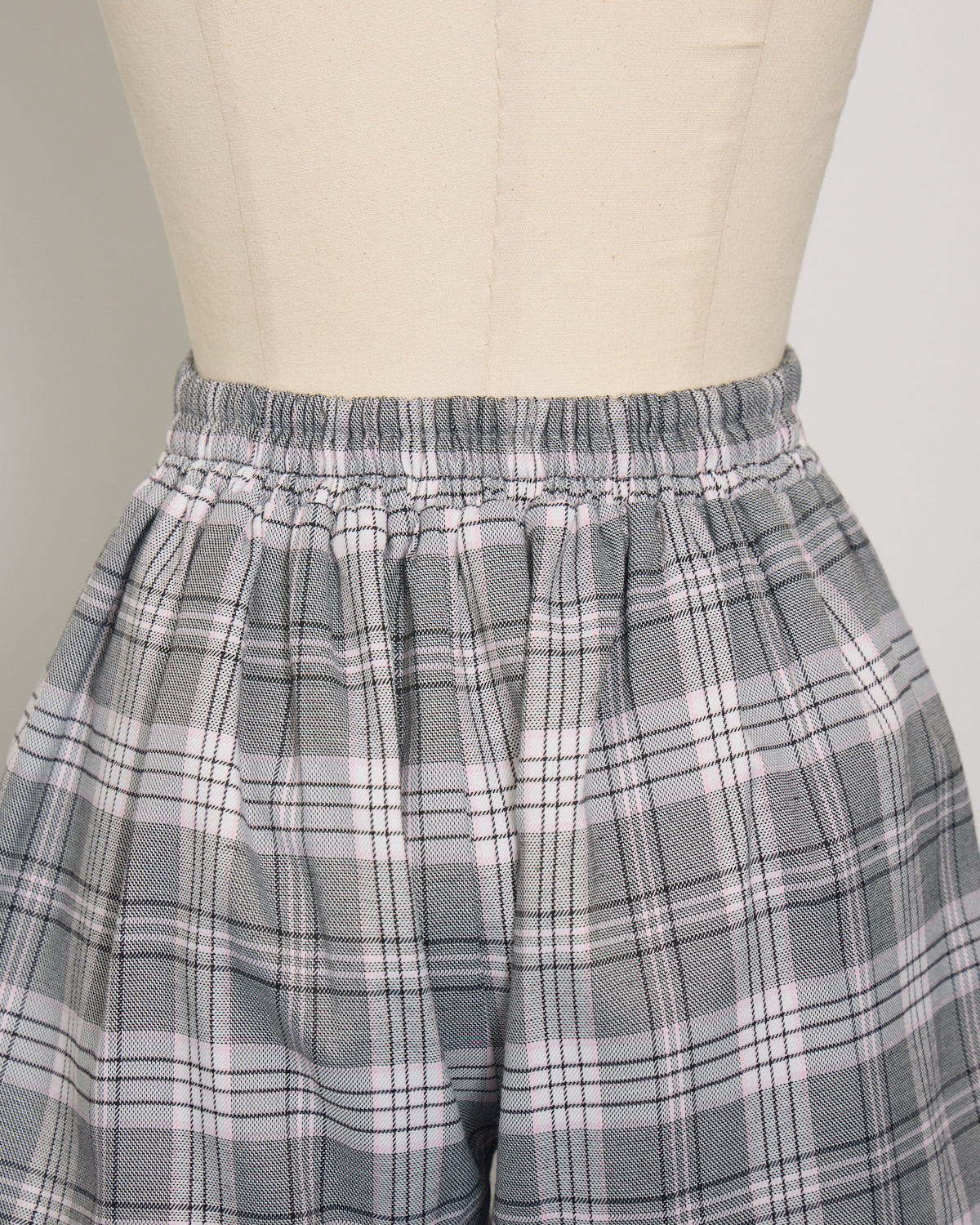 ネクタイ付きプリーツ半袖セットアップ