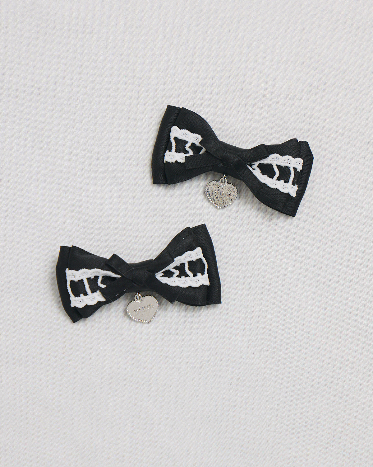 カラー：ブラック×ホワイト