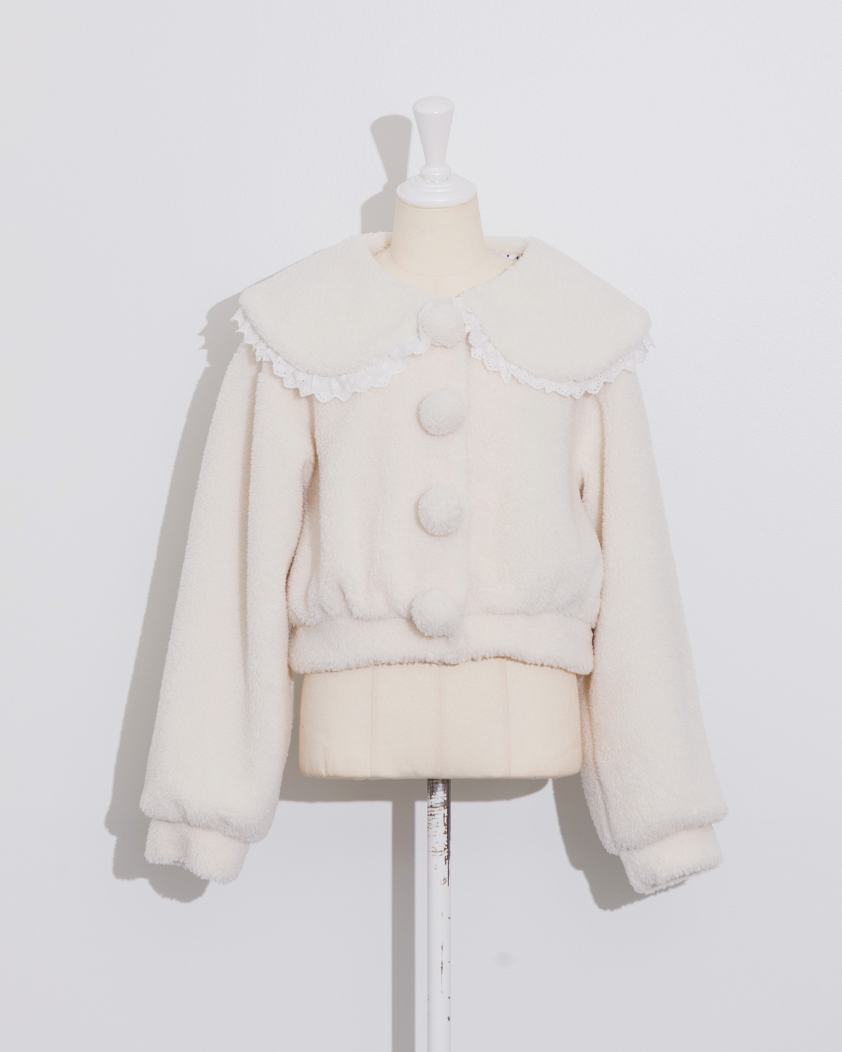 フリルカラーショートボアコート – pium フリルカラーショートボアコート – pium