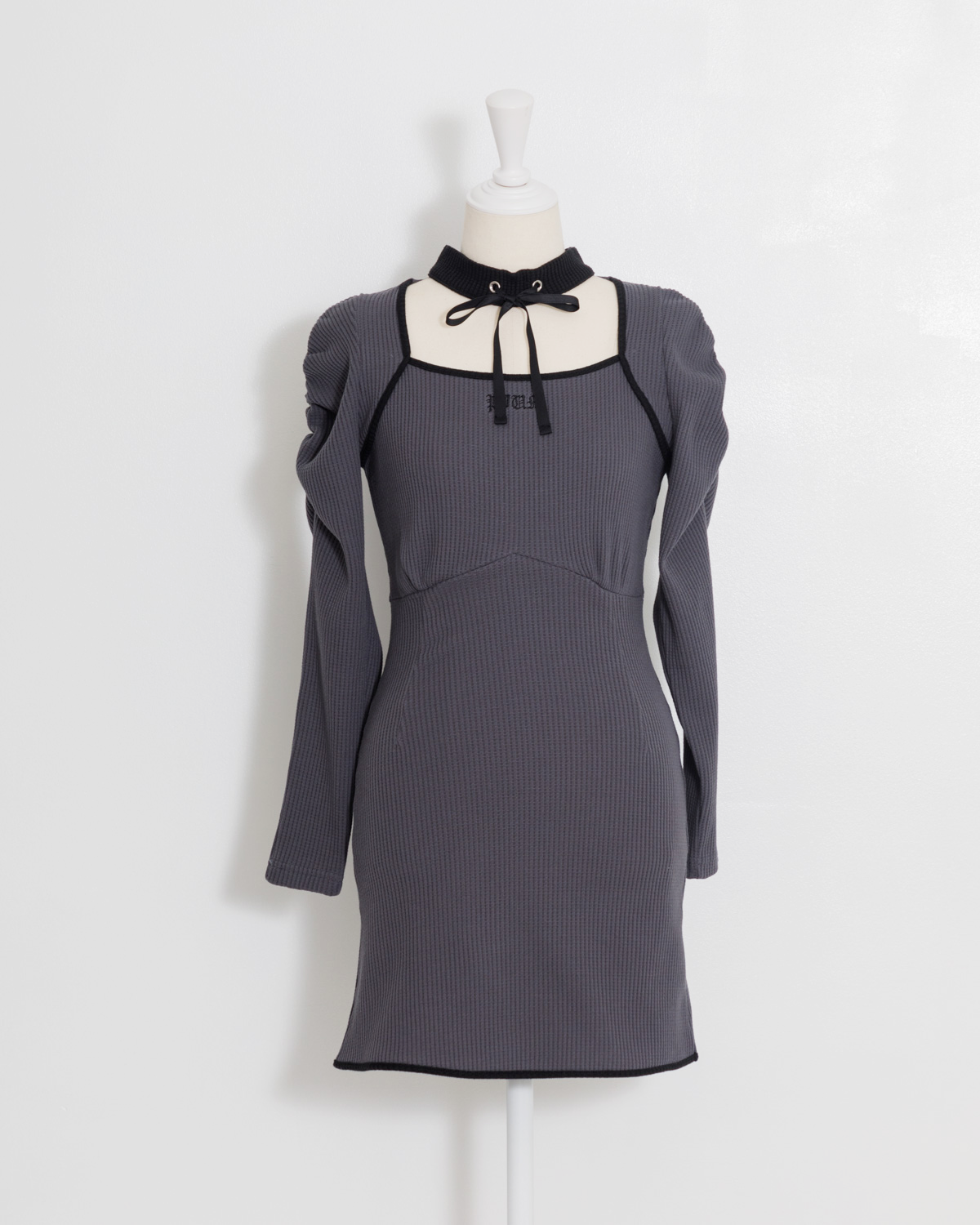 カラー:チャコール