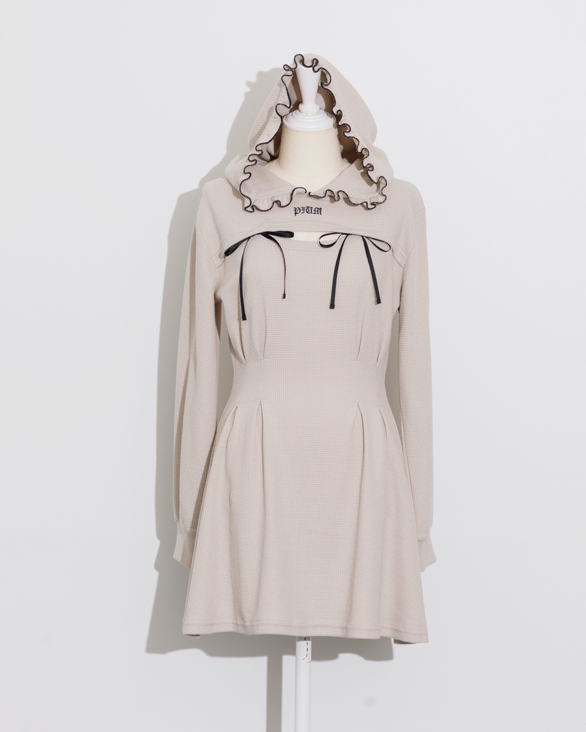 pium フリルフードワッフルカットワンピース フリルフードワッフルカットワンピース – pium