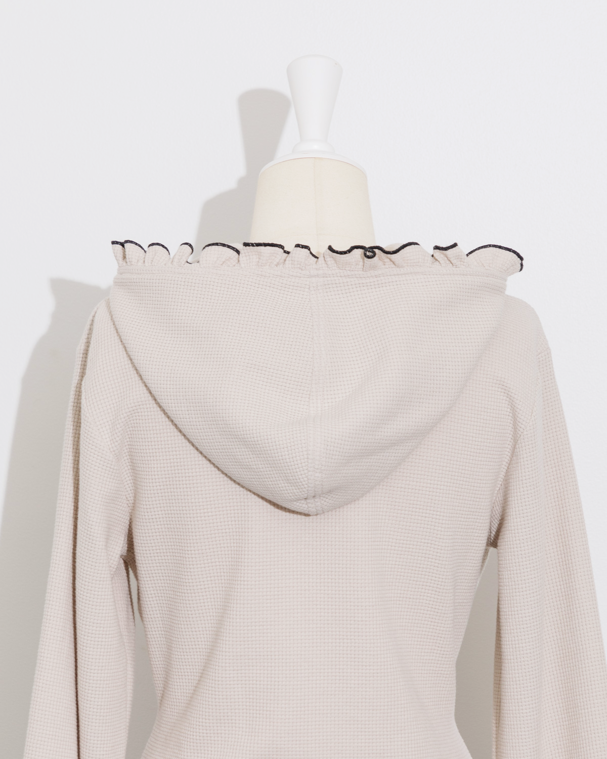 pium フリルフードワッフルカットワンピース フリルフードワッフルカットワンピース – pium