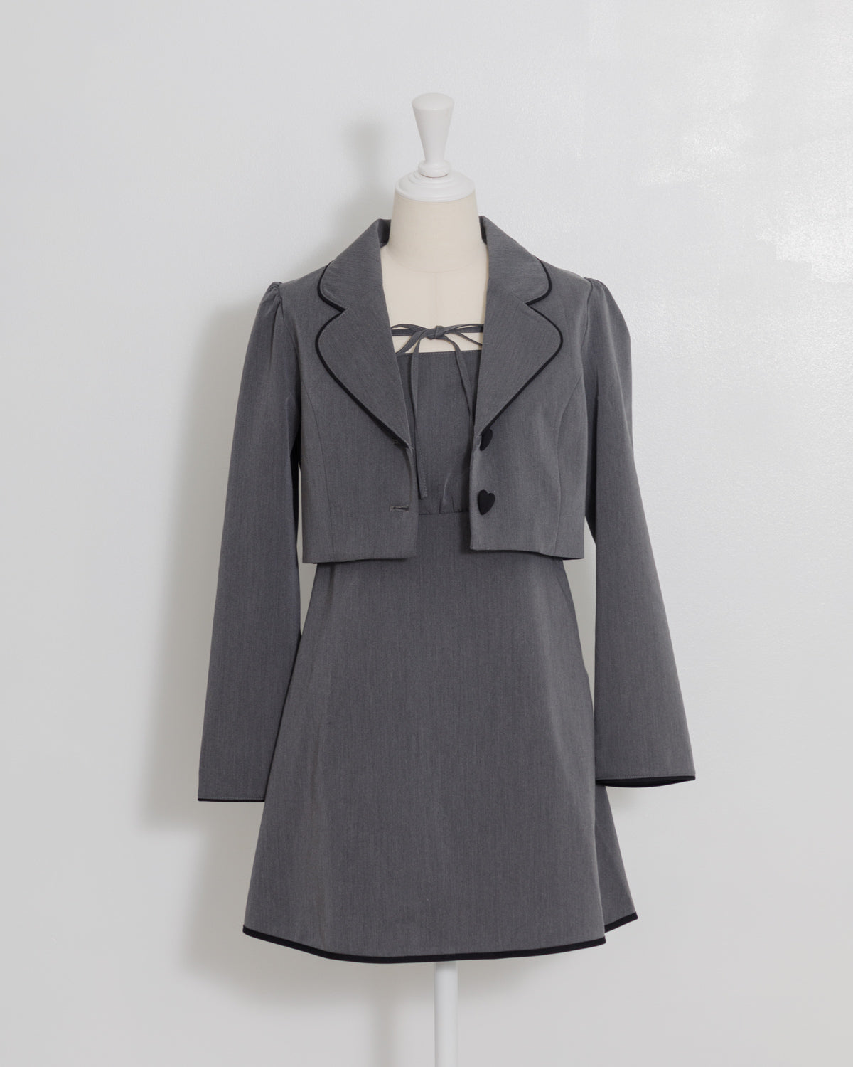 カラー:グレーチャコール