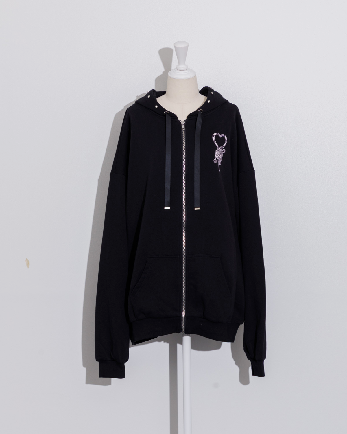 カラー:ブラック