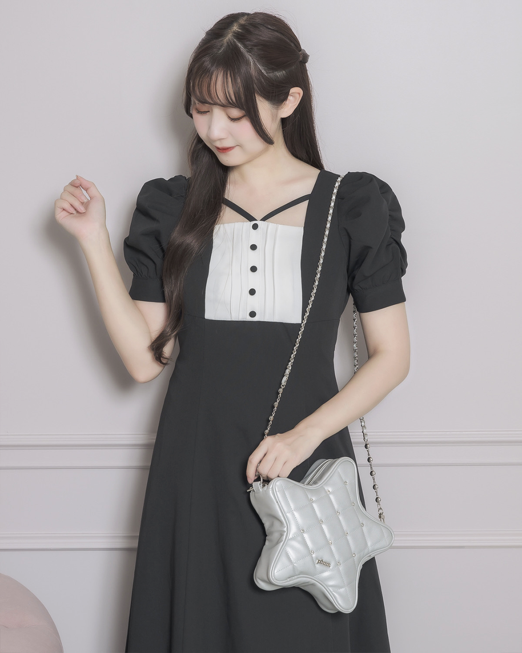 モデル身長:159cm/着用カラー:ブラック