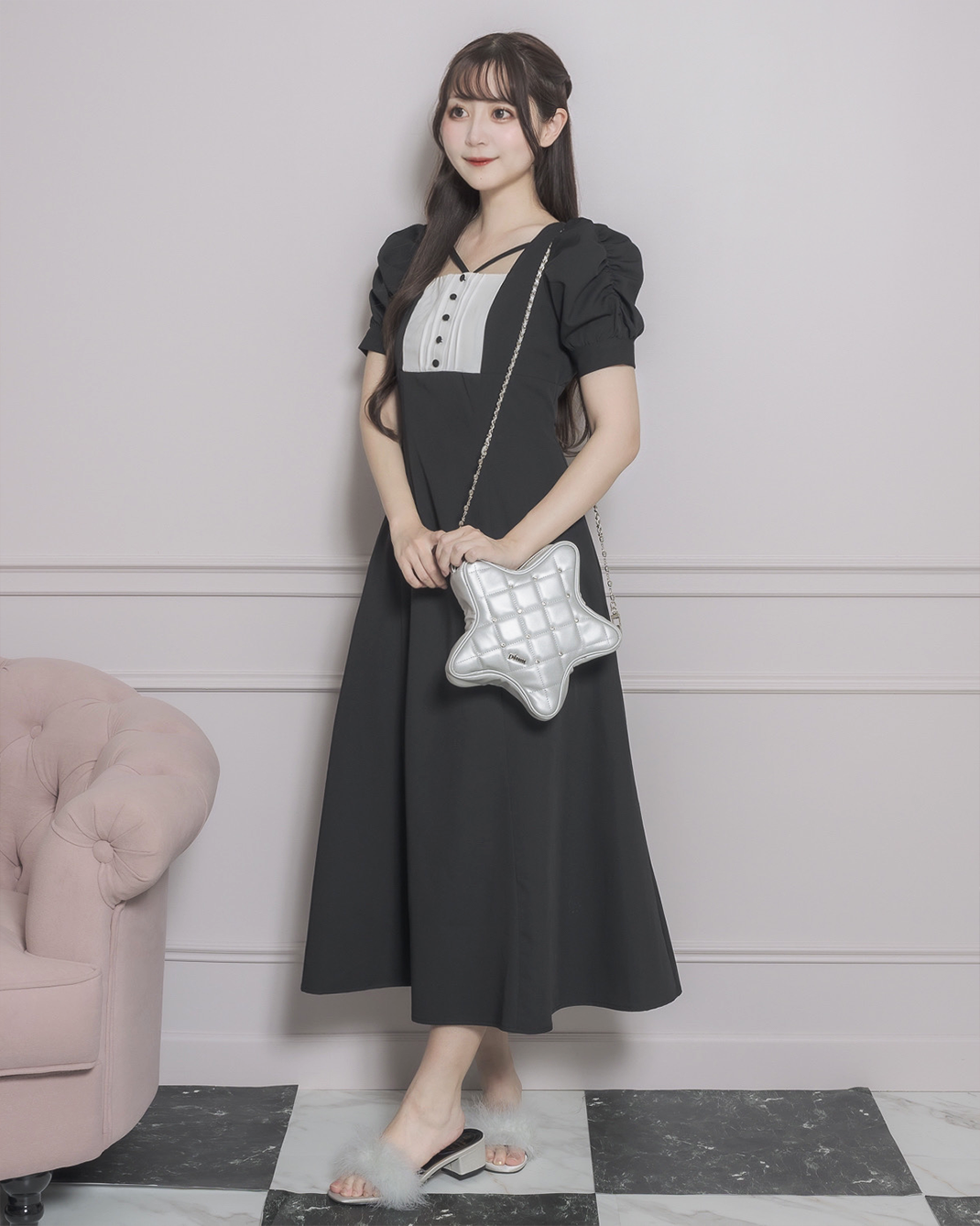 モデル身長:159cm/着用カラー:ブラック