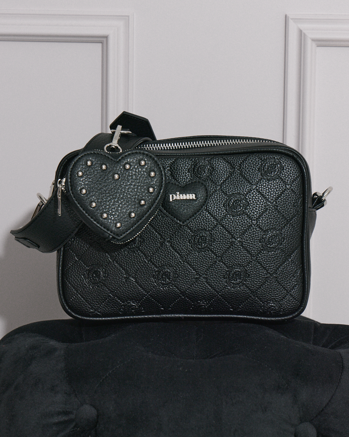 カラー:ブラック