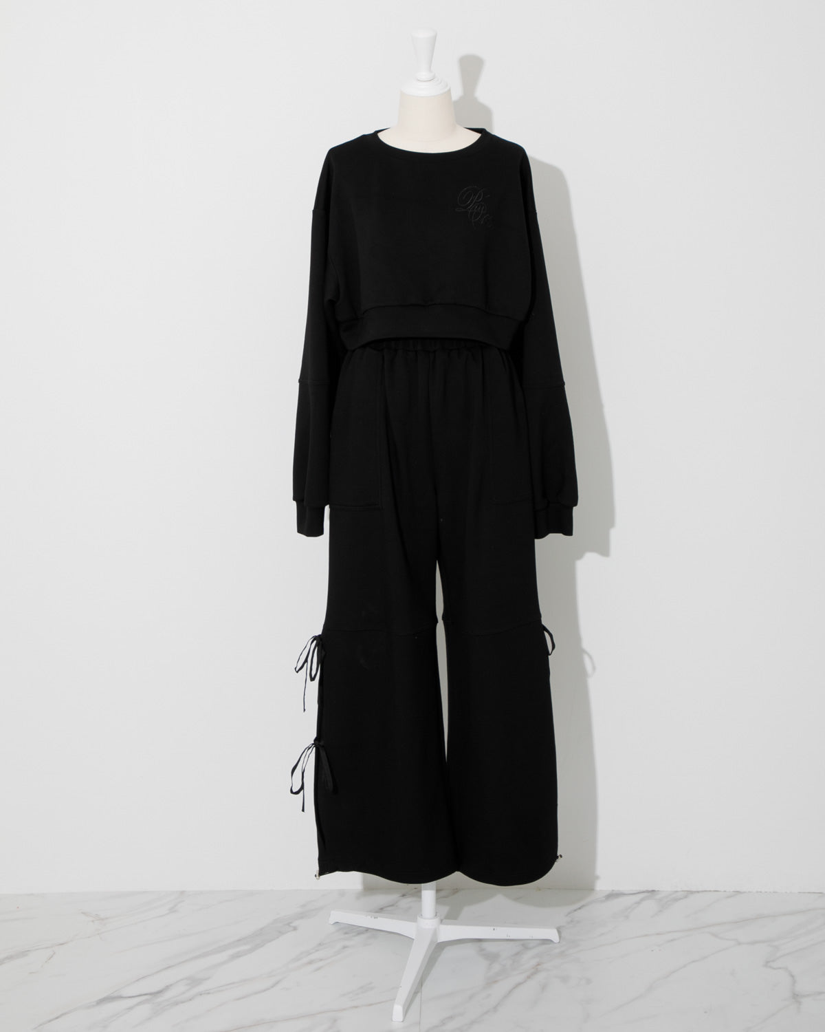 カラー:ブラック