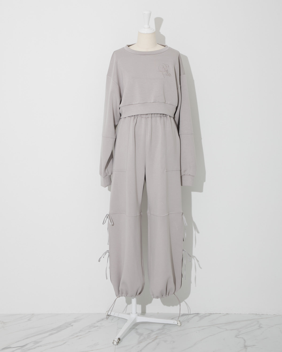 カラー:ラベンダーグレー