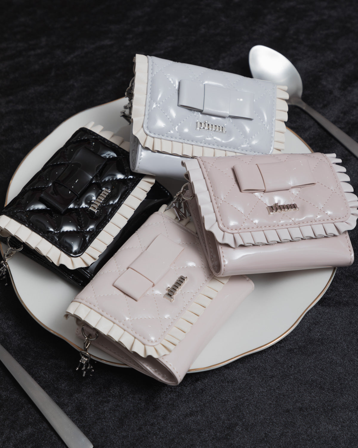 エナメルリボンキルティングミニウォレット