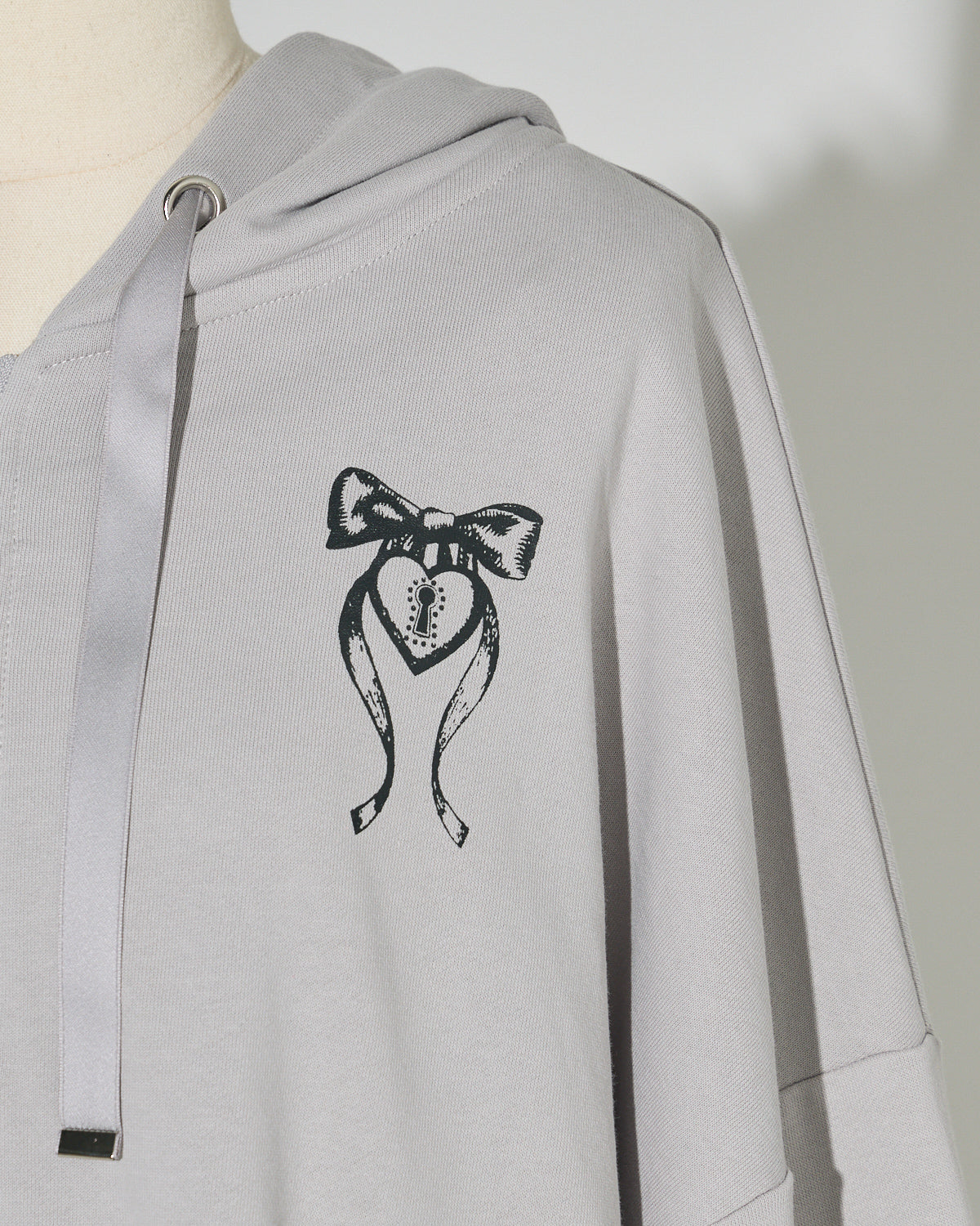 バッククロスオーバーサイズパーカー