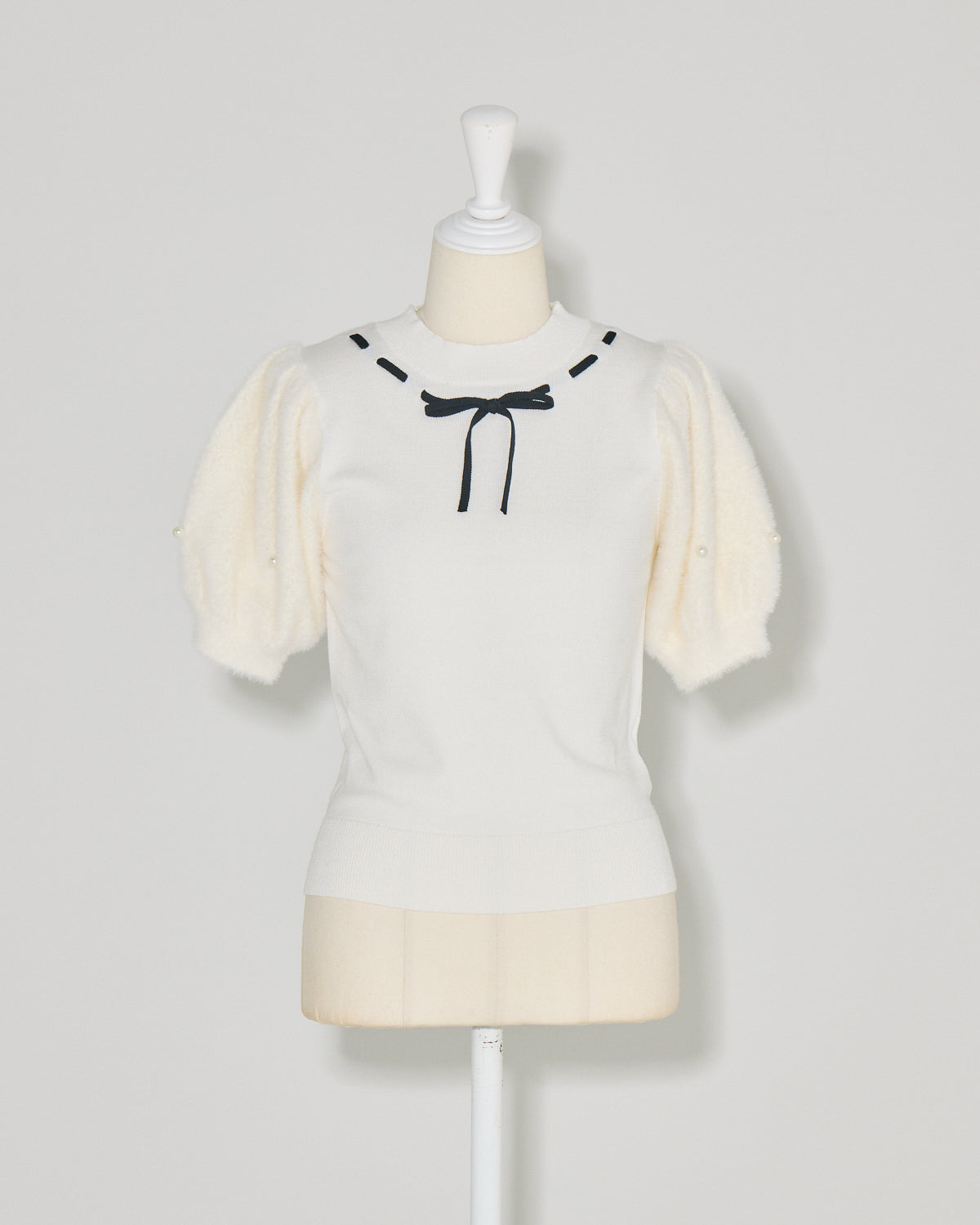 カラー:ホワイト×ブラック