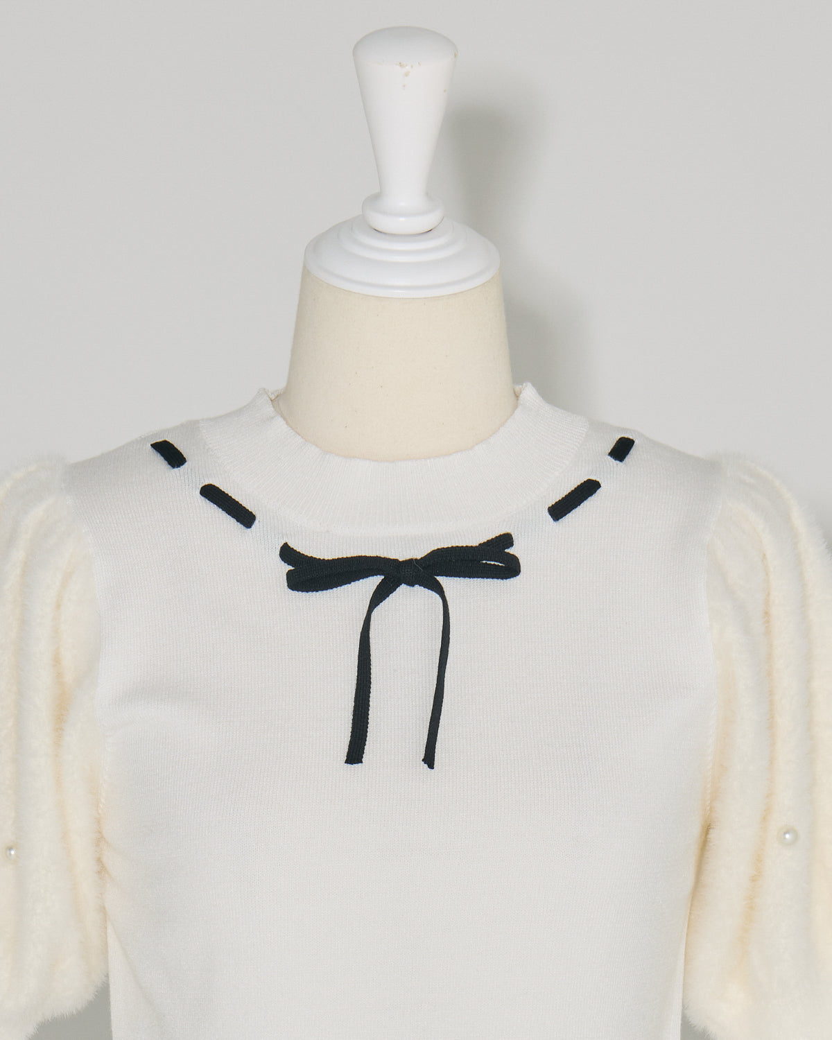 フェザースリーブニット