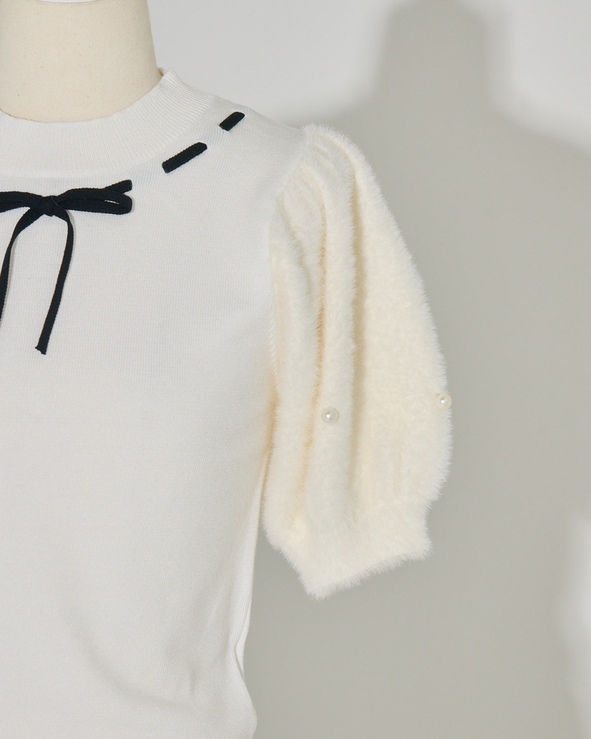 フェザースリーブニット