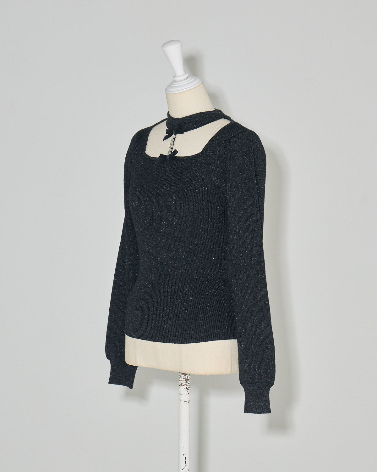 ビジューチョーカーラメニット