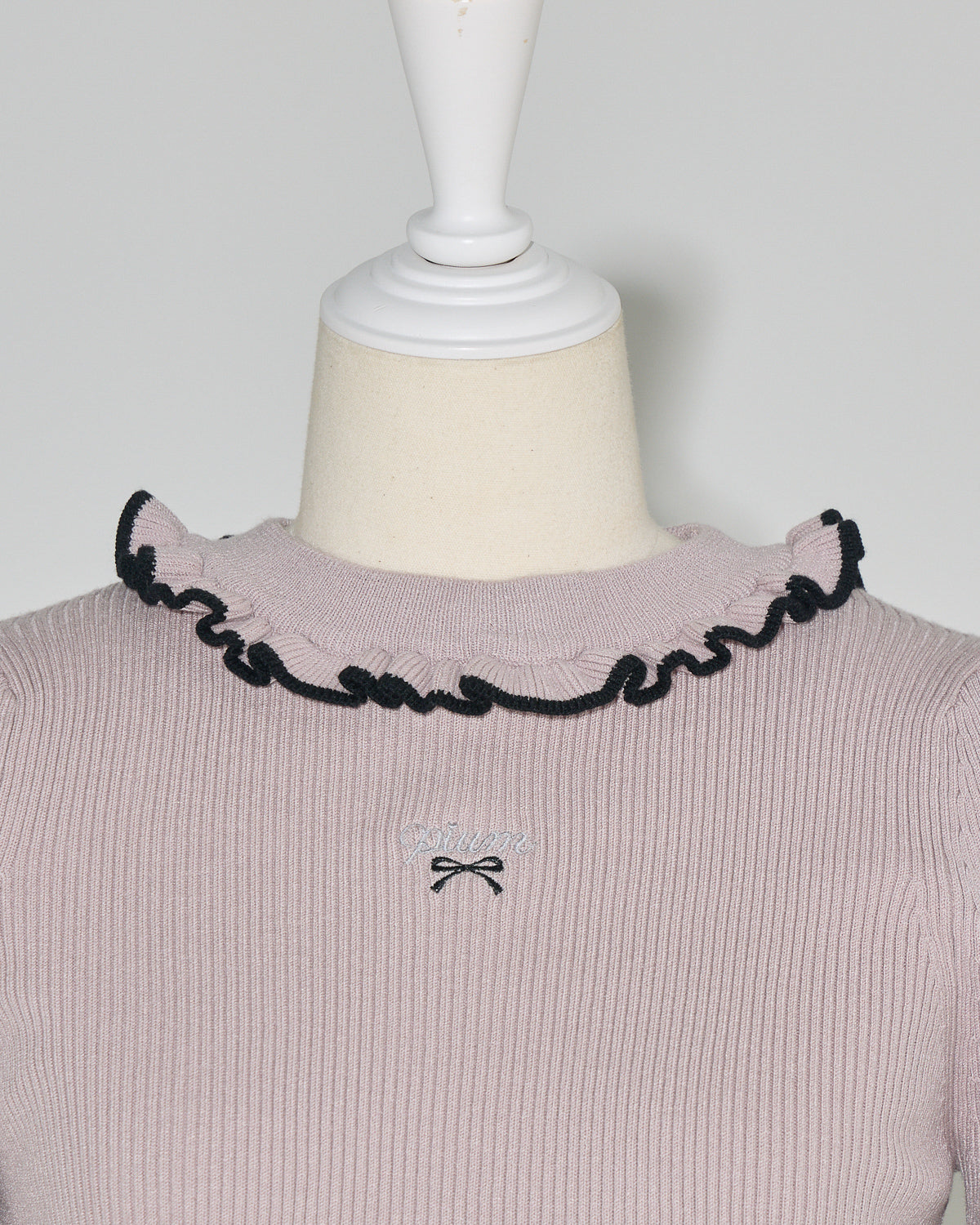 フリルハイネックニットトップス