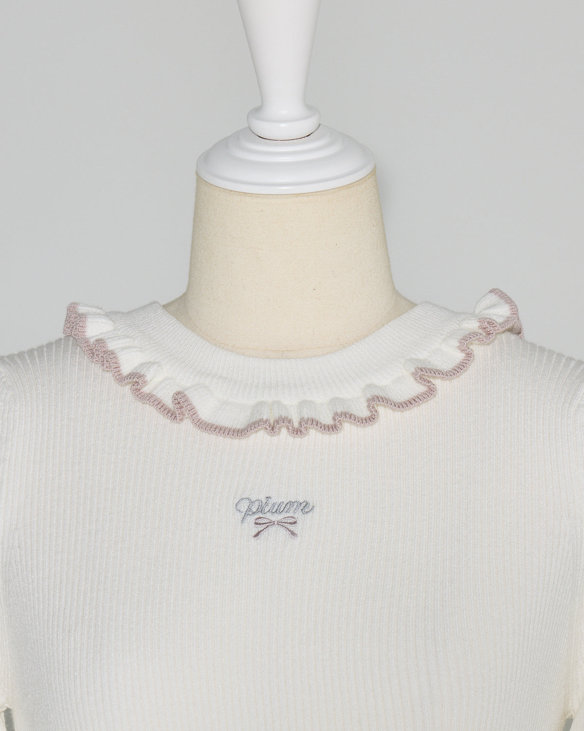 フリルハイネックニットトップス