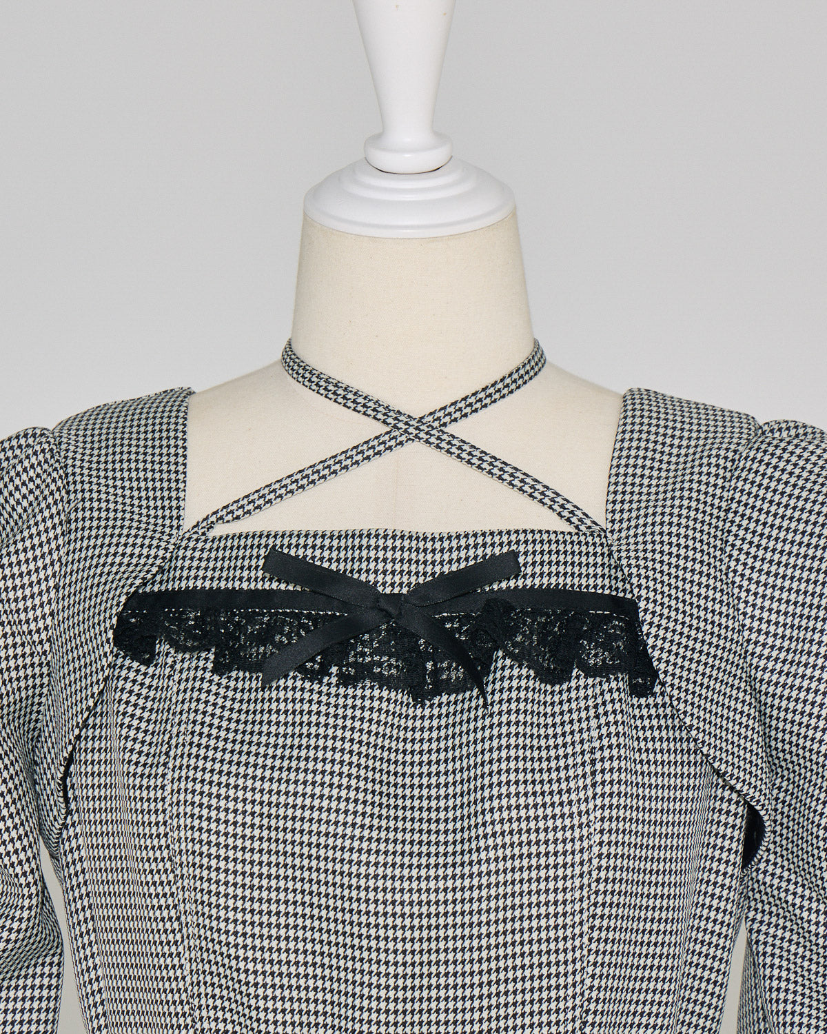 ティアードフリル長袖ミニワンピース