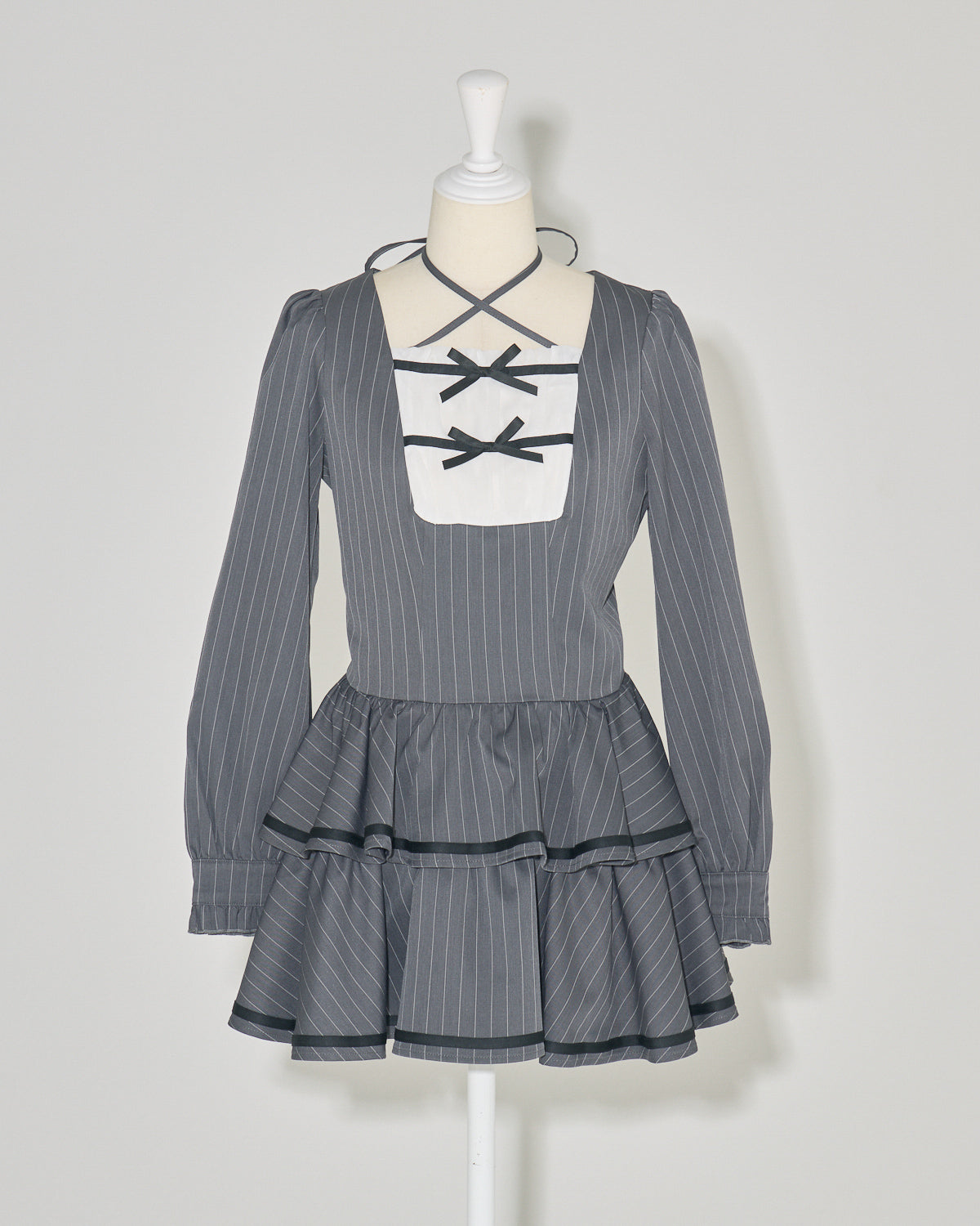 カラー:グレーストライプ