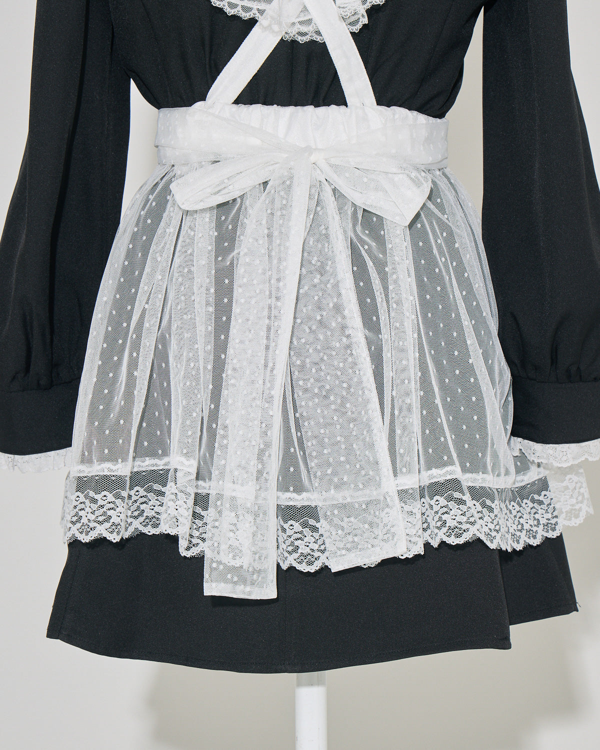 チュールエプロン付きドーリーワンピース