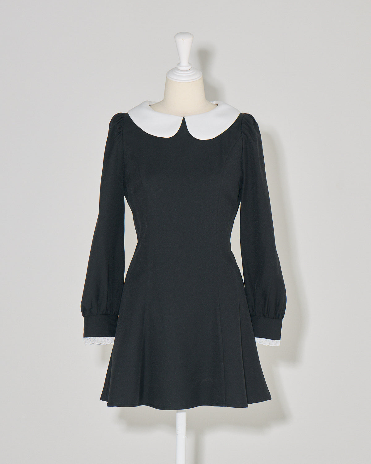 チュールエプロン付きドーリーワンピース