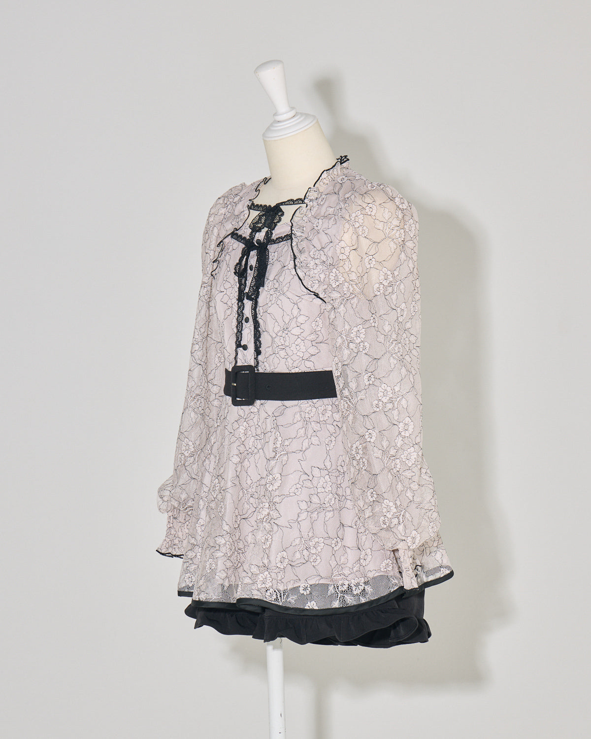 レースケープフリル長袖セットアップ