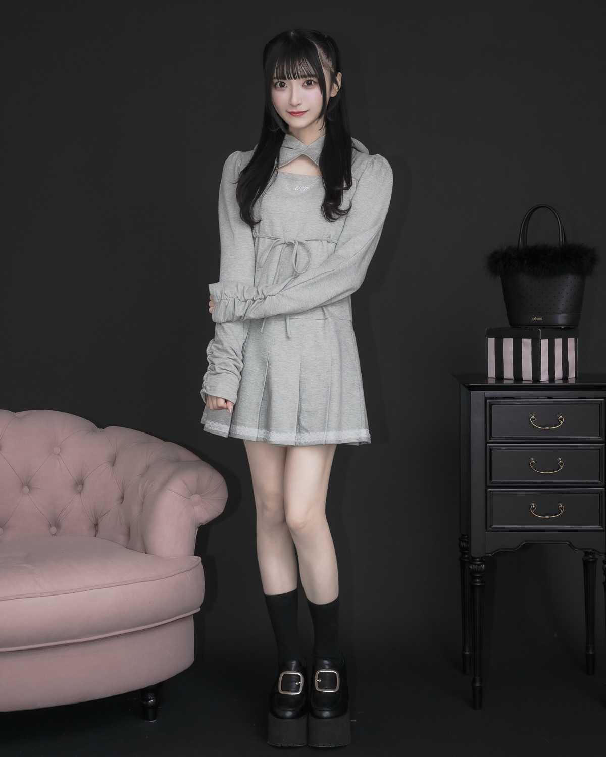 モデル身長:157cm/着用カラー: グレー